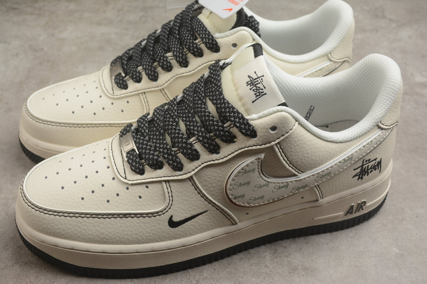 Fabrika Supply Air Force 1 ’07 Beige / Black | sapatilhas Sole Rua