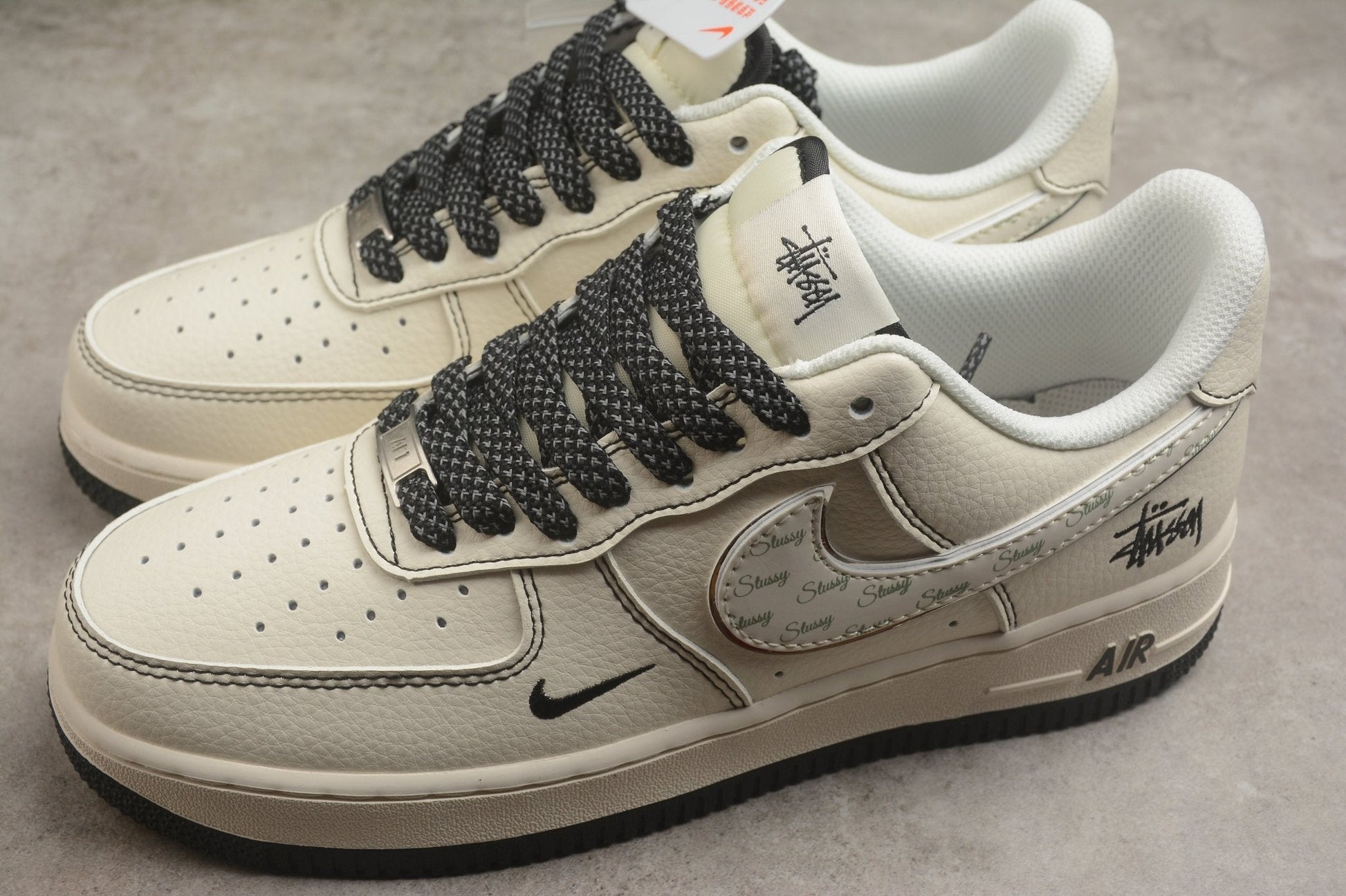 Fabrika Supply Air Force 1 ’07 Beige / Black | sapatilhas Sole Rua
