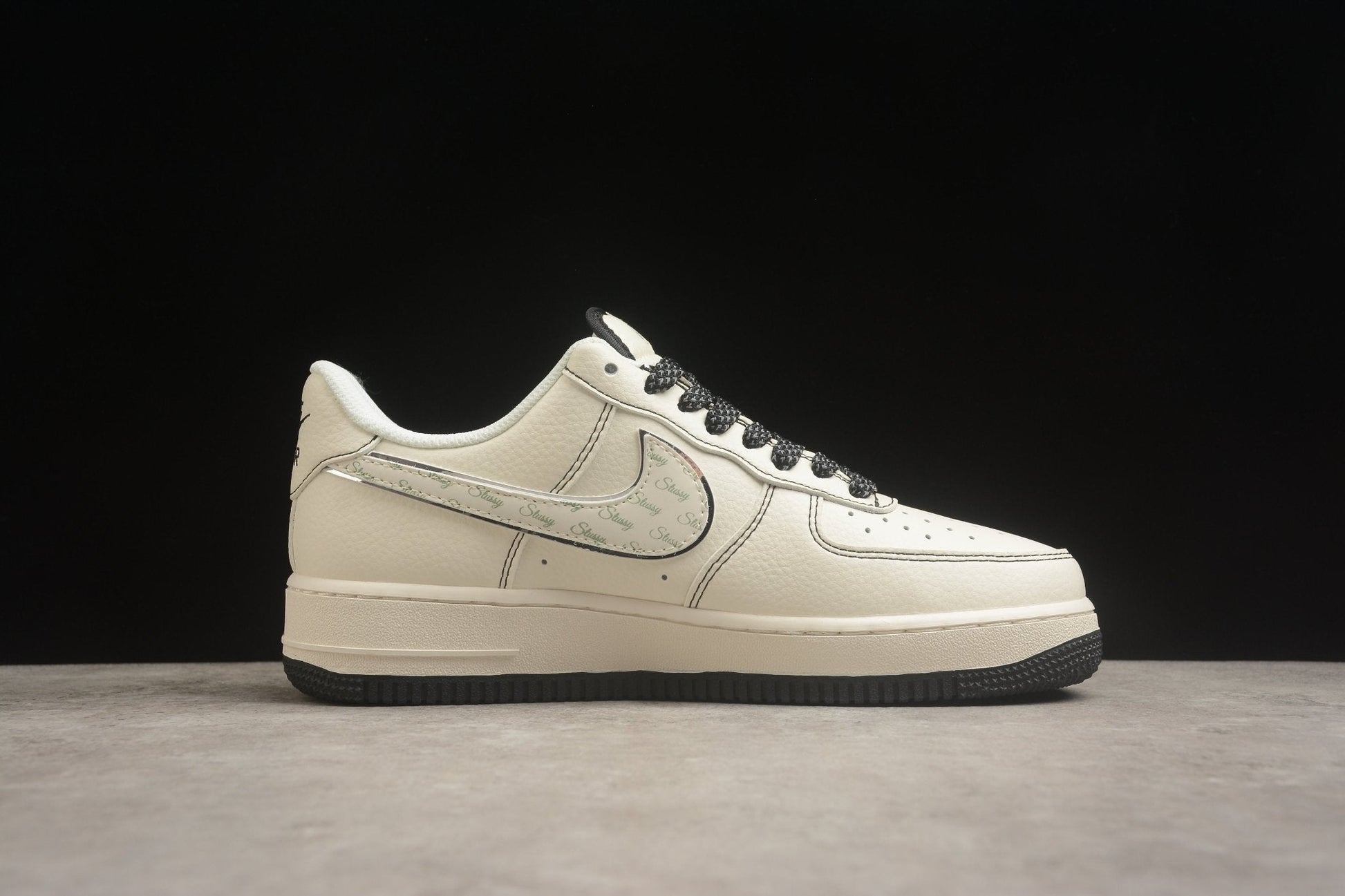 Fabrika Supply Air Force 1 ’07 Beige / Black | sapatilhas Sole Rua