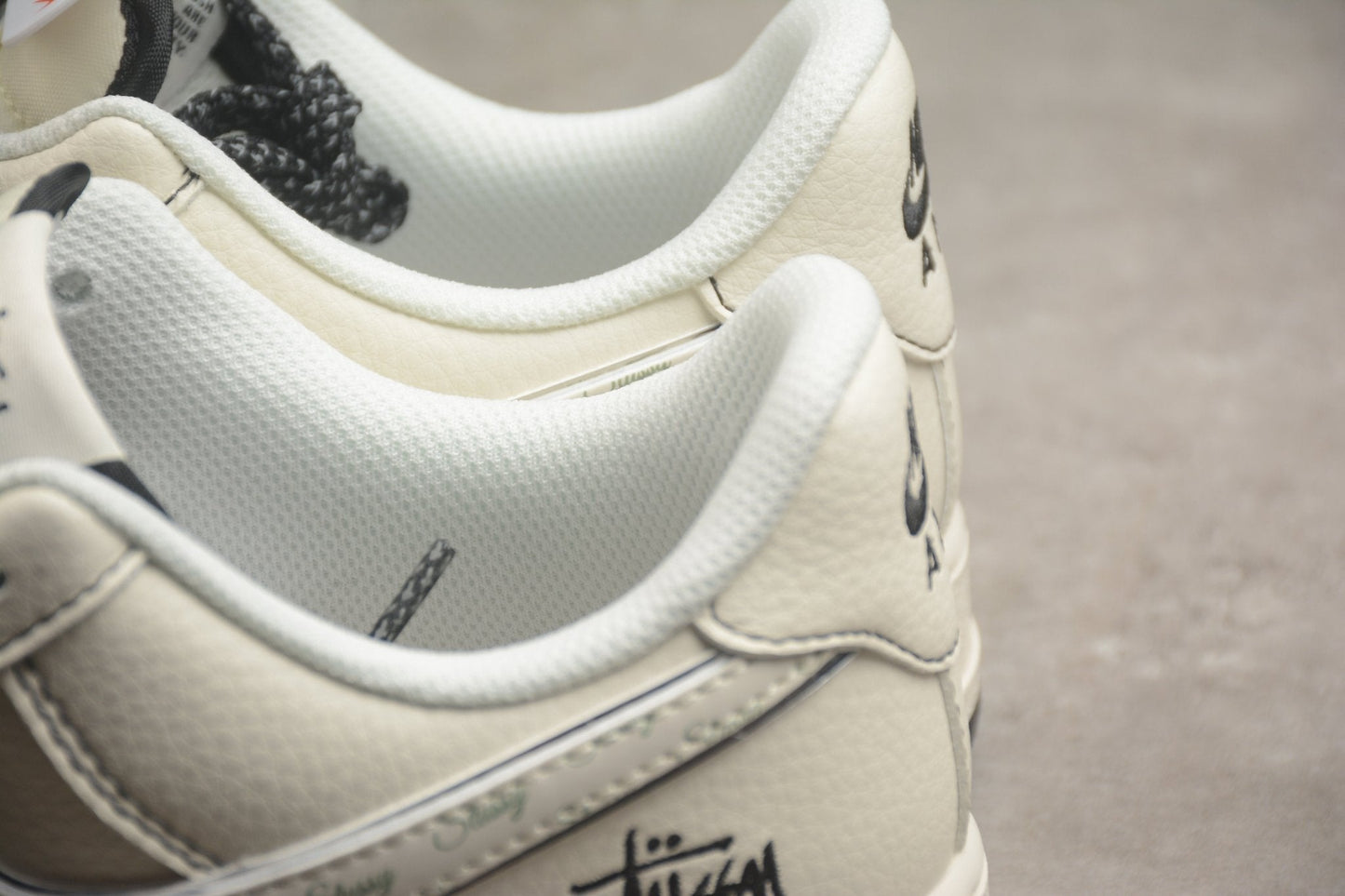 Fabrika Supply Air Force 1 ’07 Beige / Black | sapatilhas Sole Rua