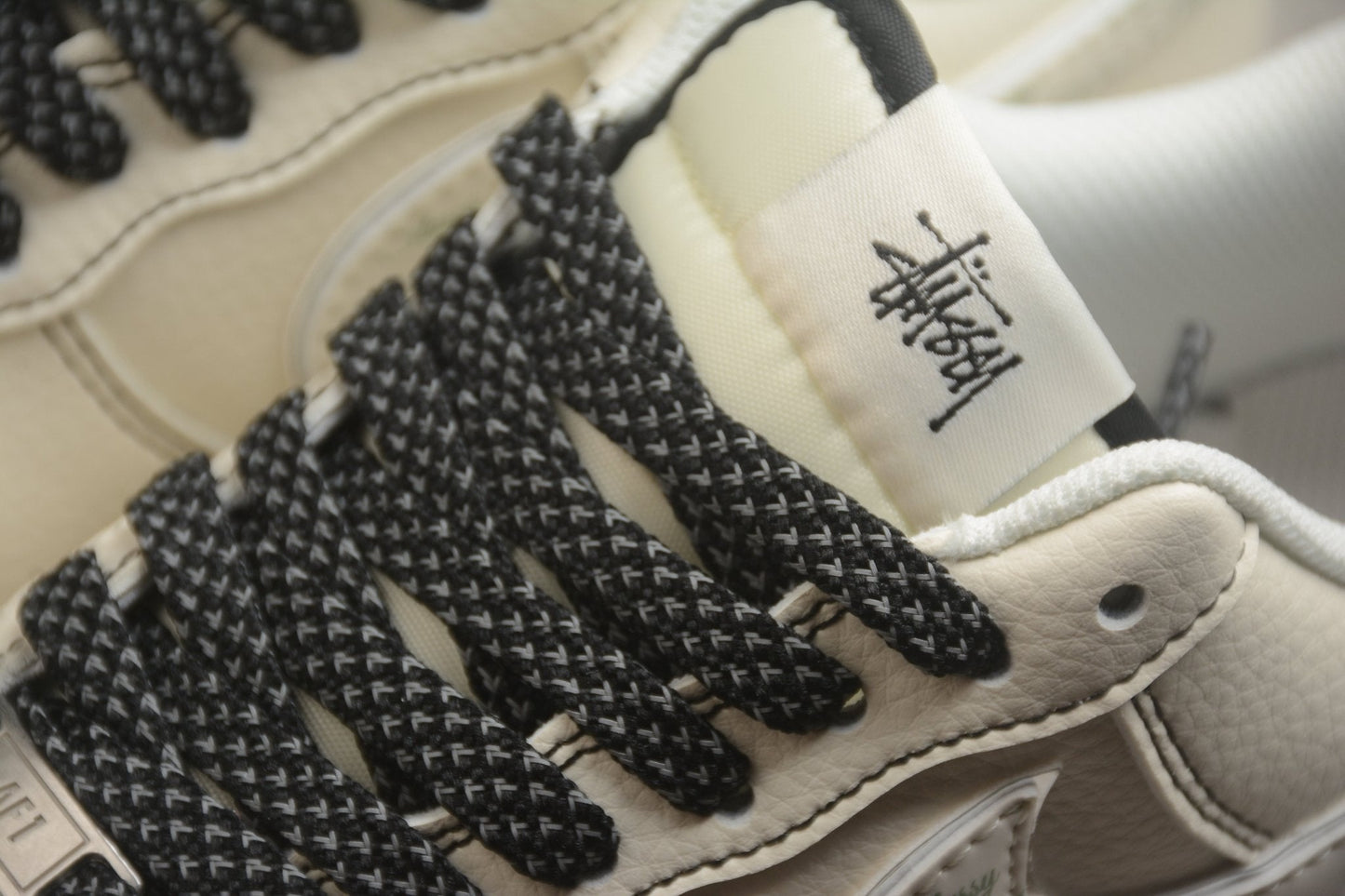 Fabrika Supply Air Force 1 ’07 Beige / Black | sapatilhas Sole Rua