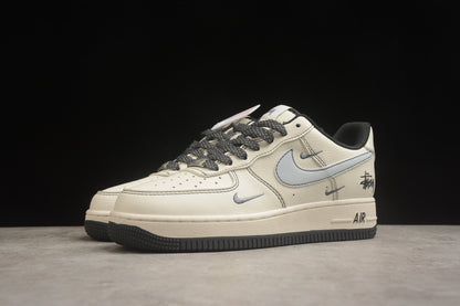 Fabrika Supply Air Force 1 ’07 Beige / Carbon Black | sapatilhas Sole Rua
