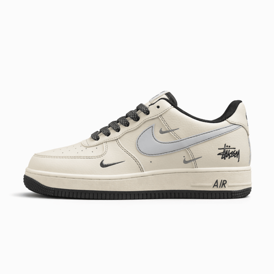 Fabrika Supply Air Force 1 ’07 Beige / Carbon Black | sapatilhas Sole Rua