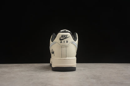 Fabrika Supply Air Force 1 ’07 Beige / Carbon Black | sapatilhas Sole Rua