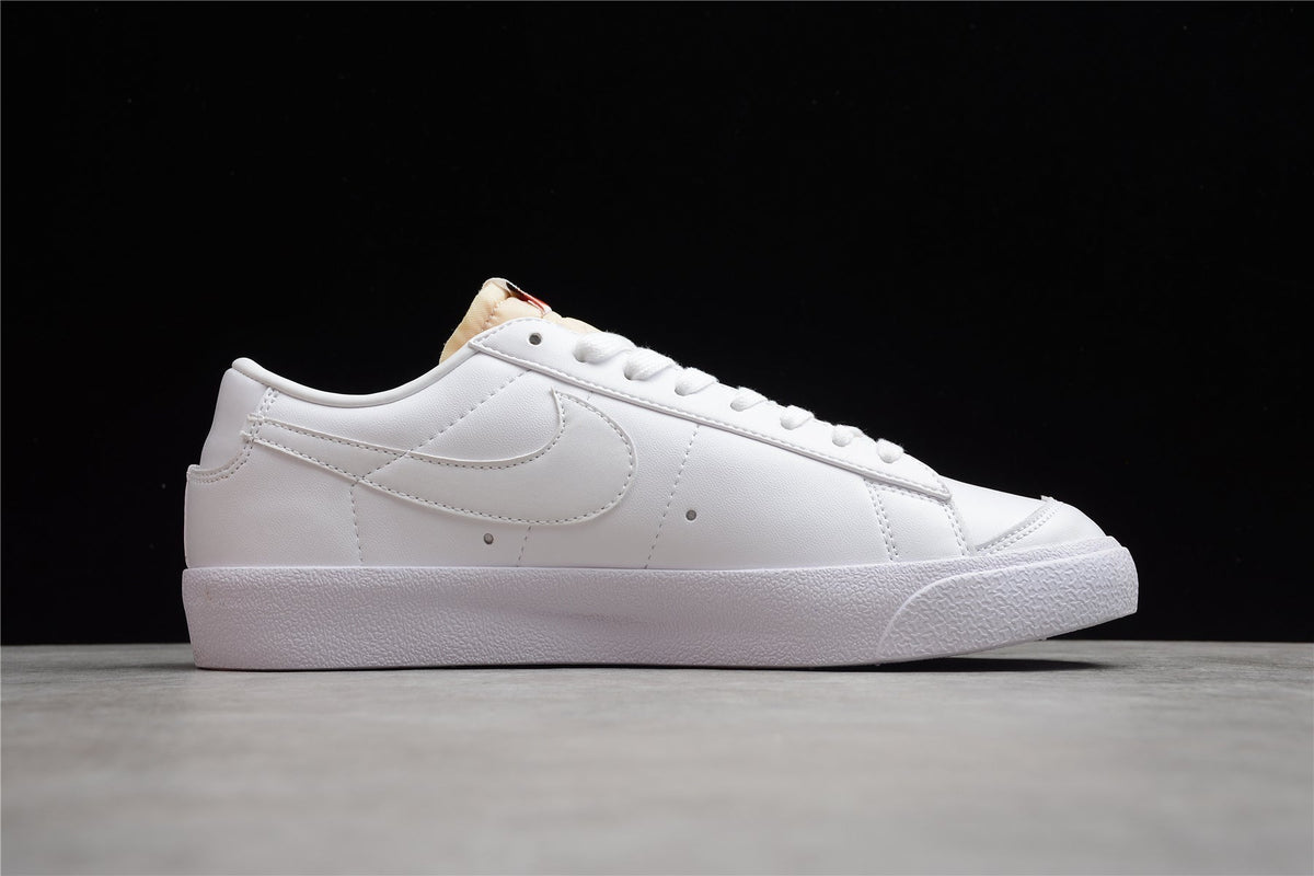Fabrika Supply Blazer low '77 White | sapatilhas Sole Rua
