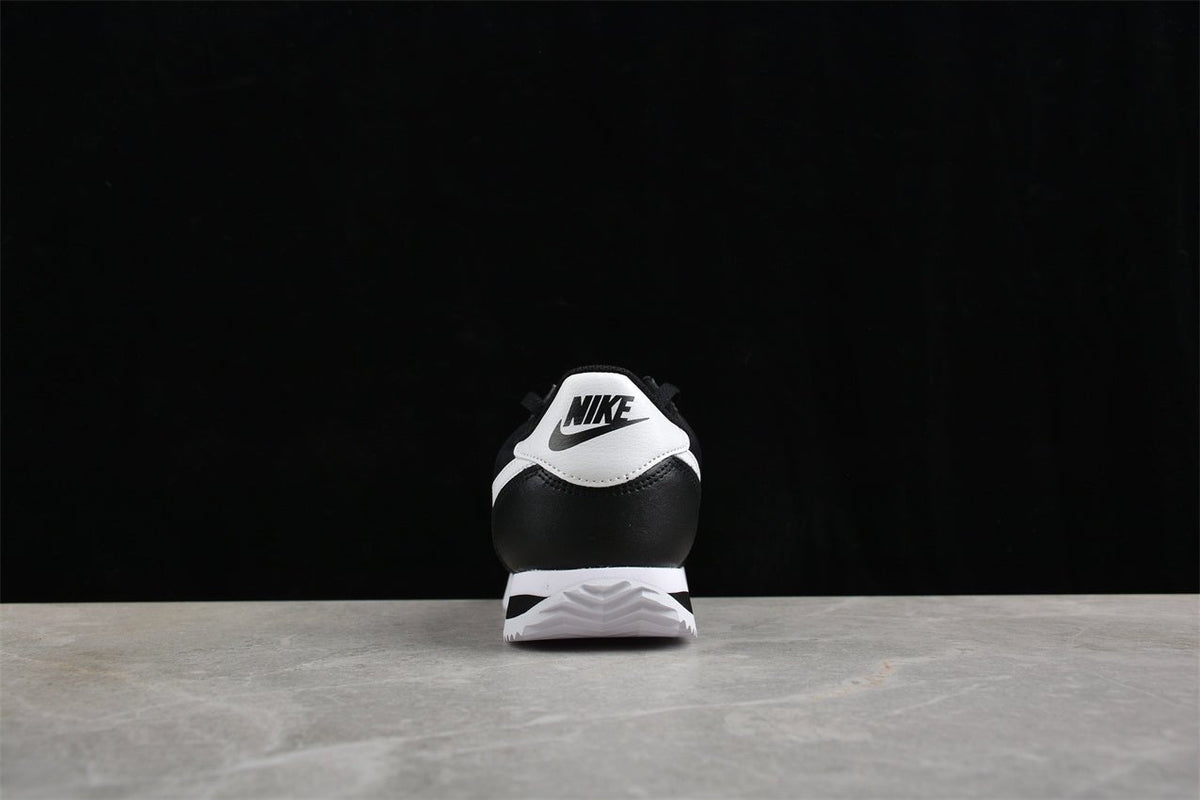 Fabrika Supply Cortez Black / White | sapatilhas Sole Rua
