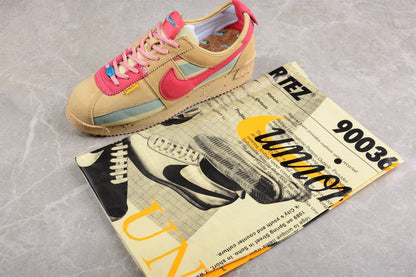 Fabrika Supply Cortez x Union LA Beige / Red / Olive Green | sapatilhas Sole Rua