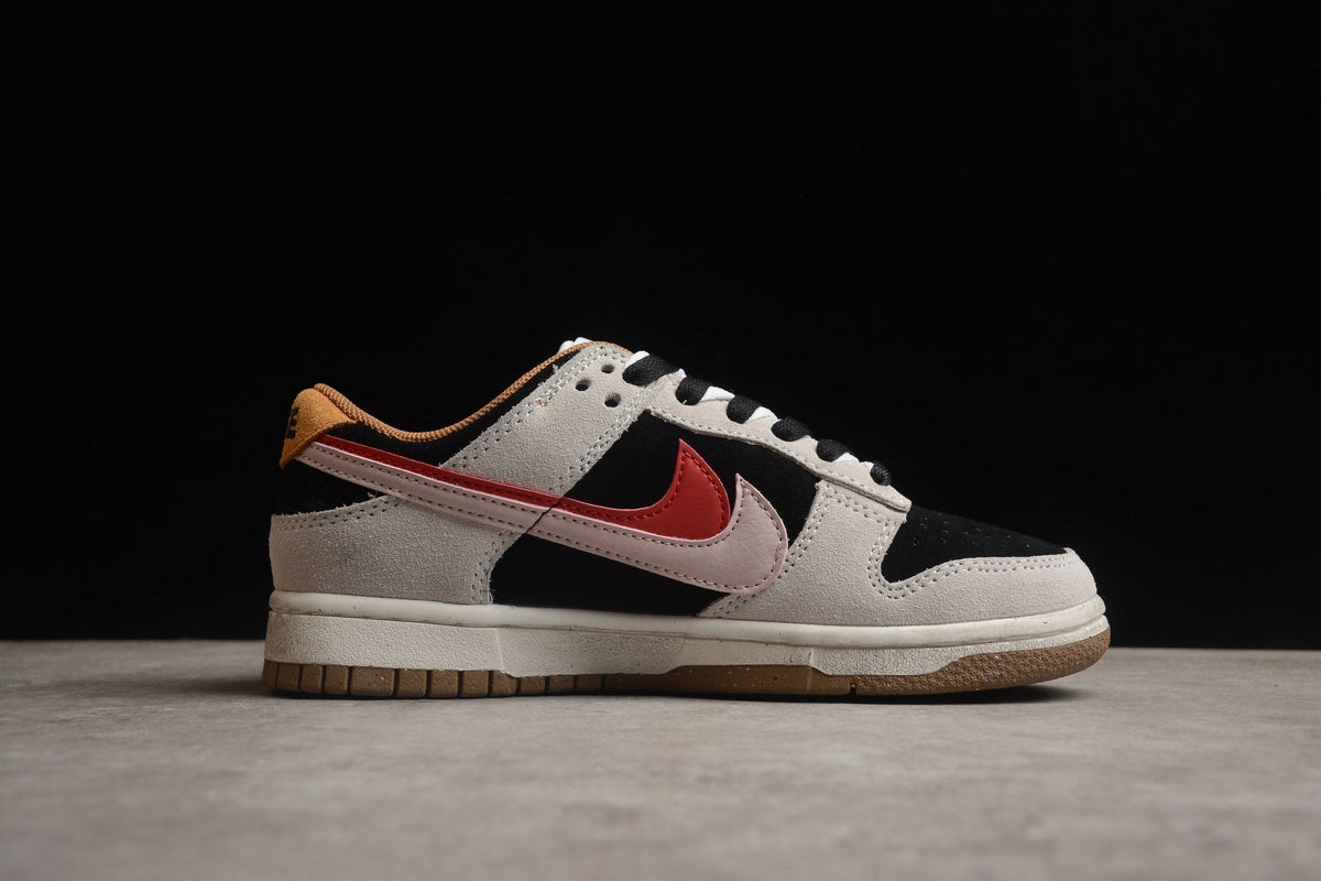 Essenza Rosa Dunk Low “85” Grey / Black / Red | sapatilhas Sole Rua