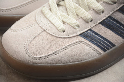 Fabrika Supply Gazelle Beige / Navy | sapatilhas Sole Rua