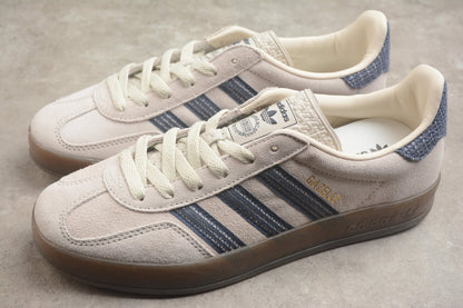 Fabrika Supply Gazelle Beige / Navy | sapatilhas Sole Rua