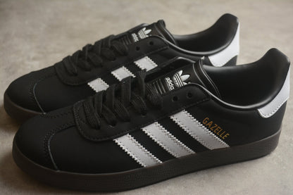 Fabrika Supply Gazelle Black / White | sapatilhas Sole Rua