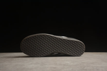 Fabrika Supply Gazelle Black / White | sapatilhas Sole Rua