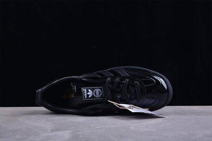 Fabrika Supply Gazelle Glossy Black | sapatilhas Sole Rua