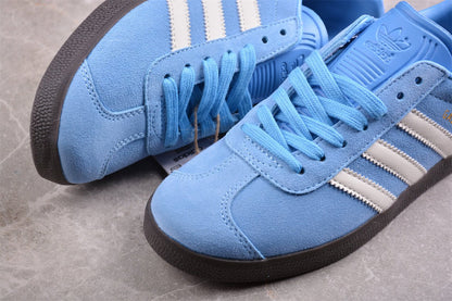 Fabrika Supply Gazelle Sky Blue / White | sapatilhas Sole Rua