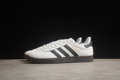 Fabrika Supply Gazelle White / Black | sapatilhas Sole Rua