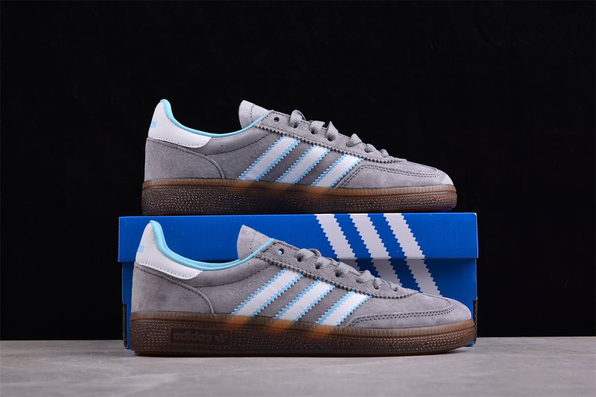 Fabrika Supply Handball Spezial Medium Grey / Light Sky Blue / White | sapatilhas Sole Rua