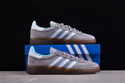 Fabrika Supply Handball Spezial Medium Grey / Light Sky Blue / White | sapatilhas Sole Rua