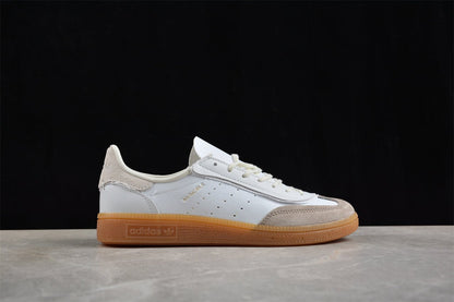 Fabrika Supply INVINCIBLE x Handball Spezial White / Light Beige | sapatilhas Sole Rua