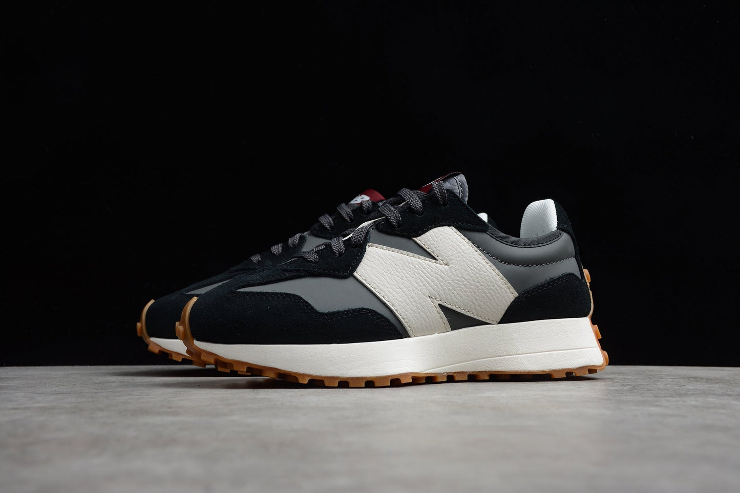 Essenza Rosa NB 327 Black / Off - White | sapatilhas Sole Rua
