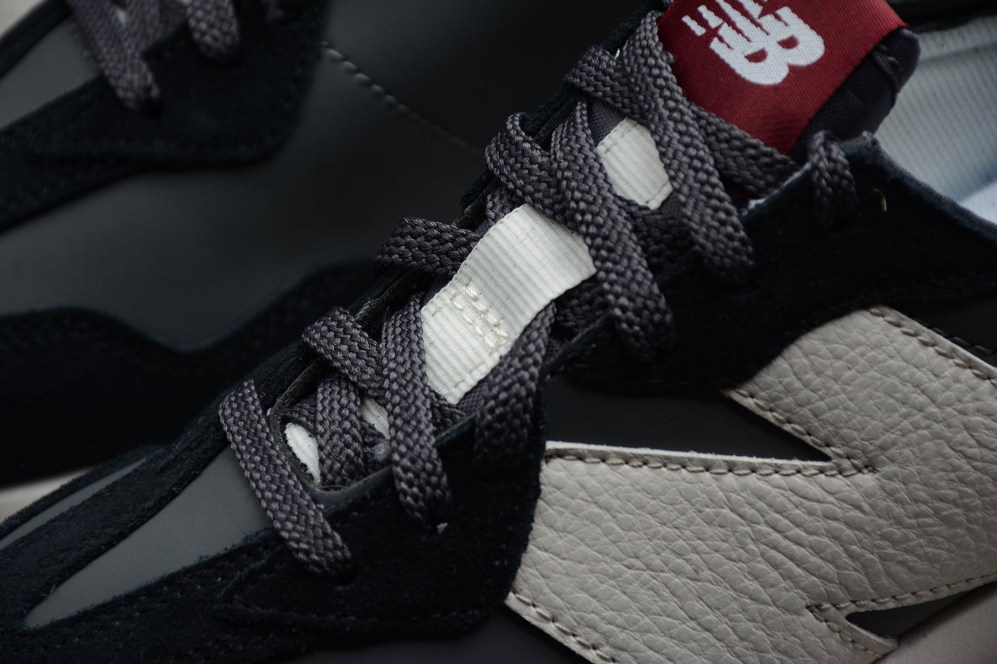 Essenza Rosa NB 327 Black / Off - White | sapatilhas Sole Rua