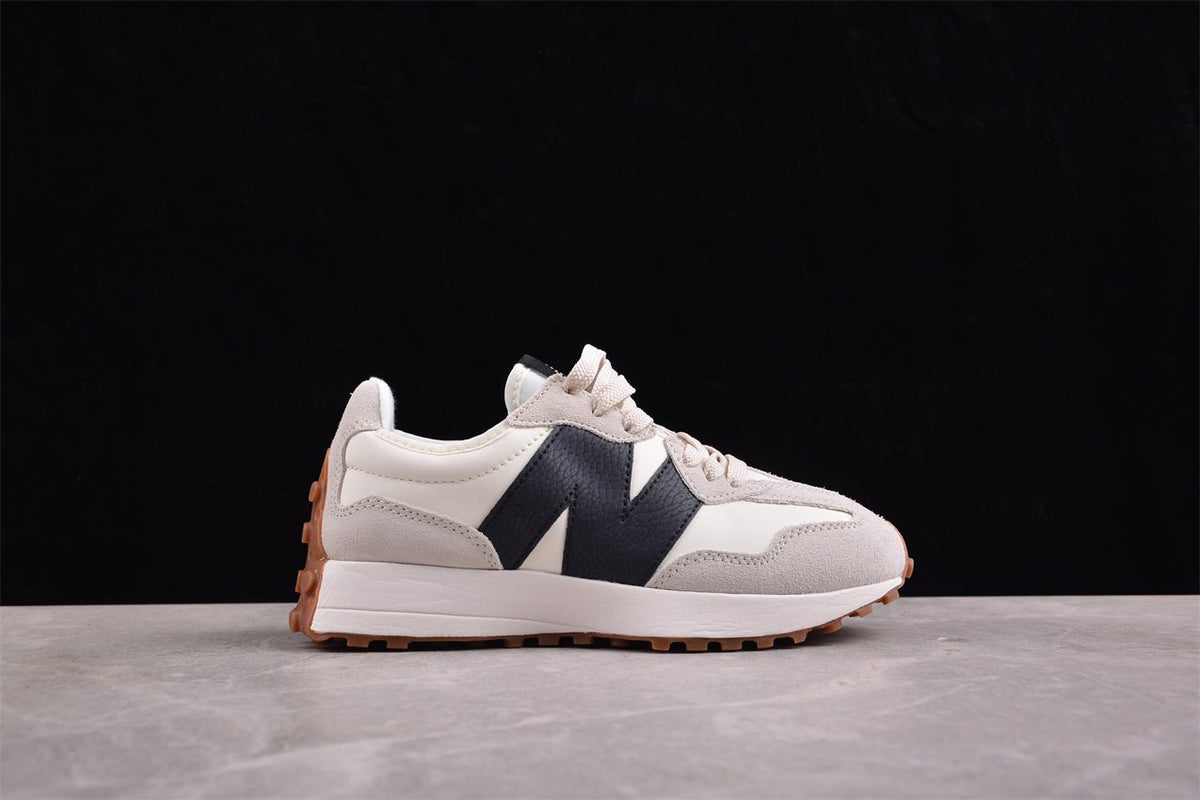Essenza Rosa NB 327 White / Black | sapatilhas Sole Rua