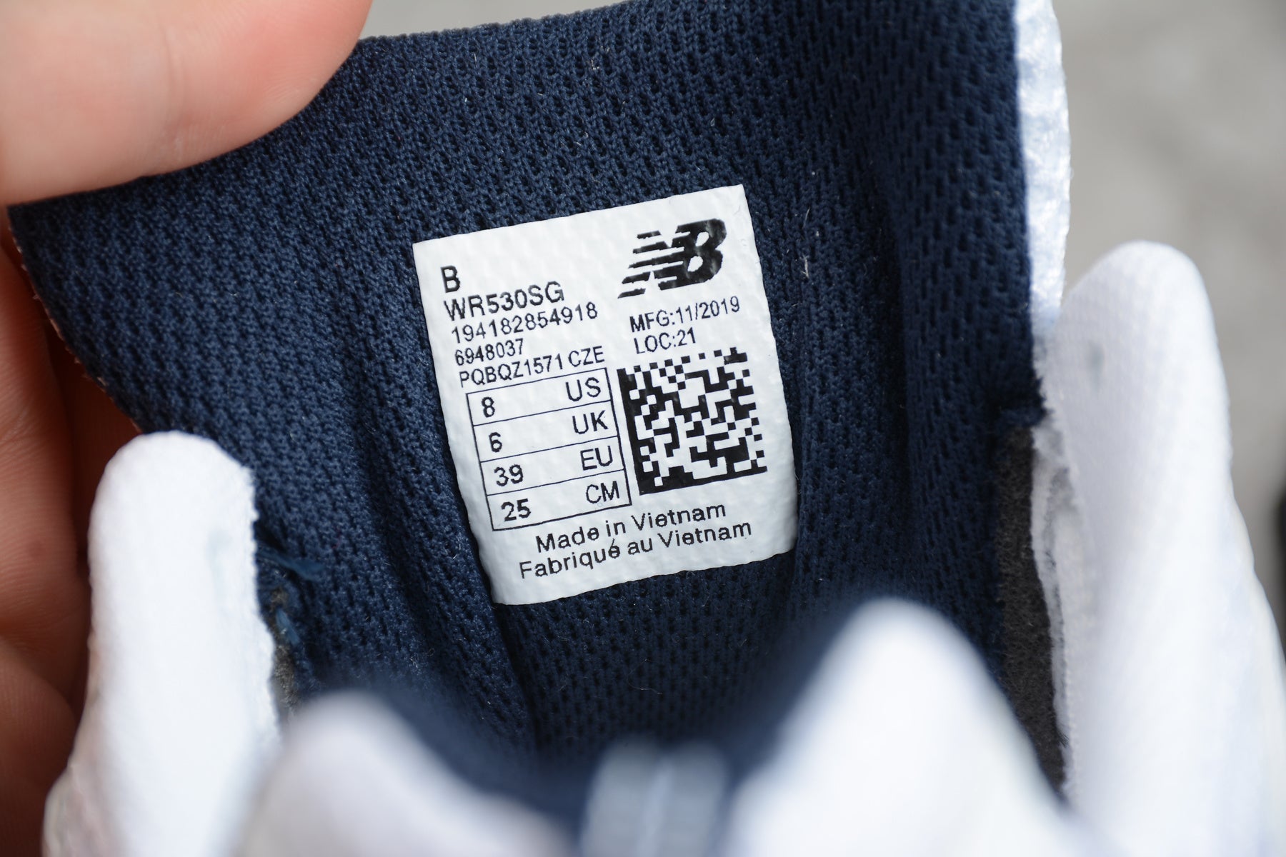 Essenza Rosa NB 530 White / Navy Blue | sapatilhas Sole Rua