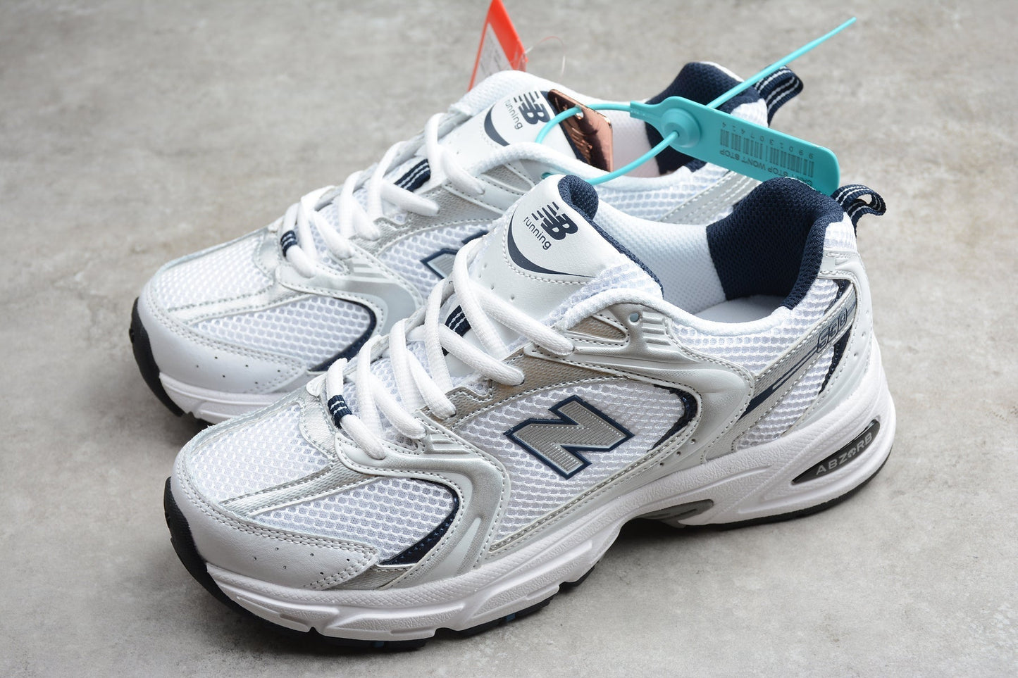 Essenza Rosa NB 530 White / Navy Blue | sapatilhas Sole Rua