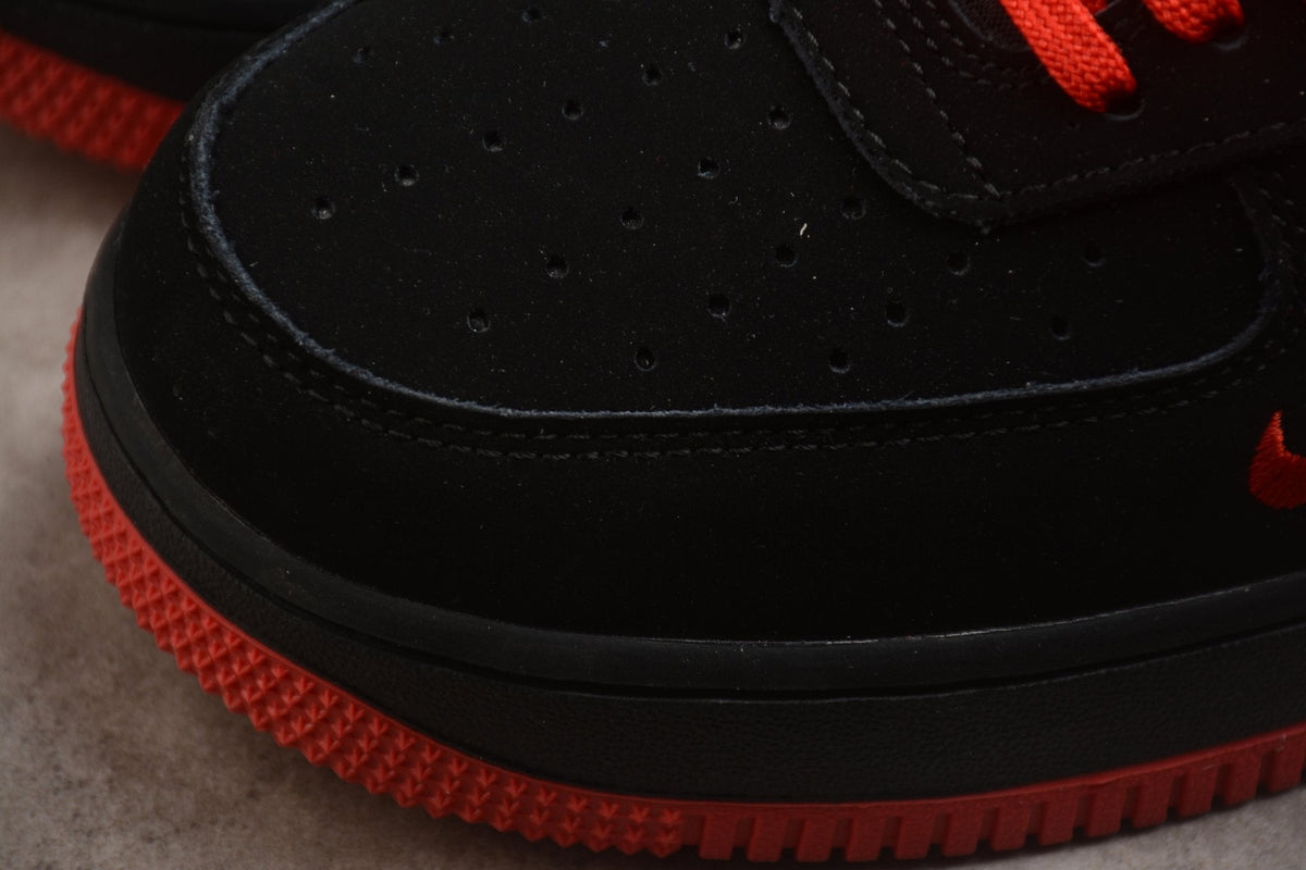 Urban Sport Zone Air Force 1 Low Black / Red | sapatilhas Sole Rua